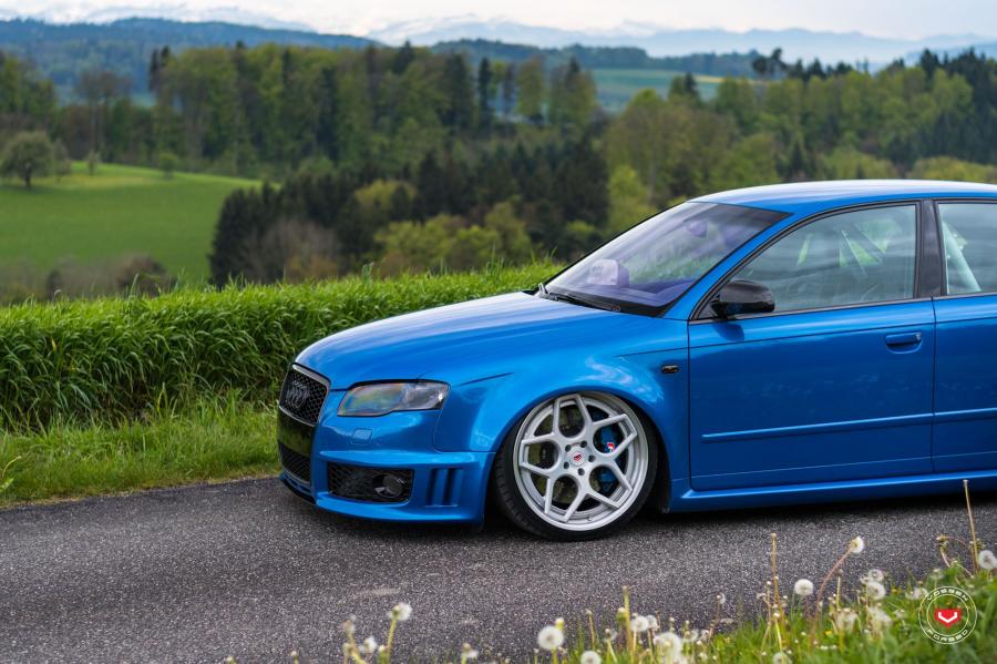  Audi RS4 Sedan on Vossen Wheels (CG-205) 2018 года  (фото 11 из 82)